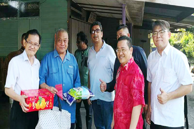 亚太会名誉主席拿督威拉阿布巴卡新春行善